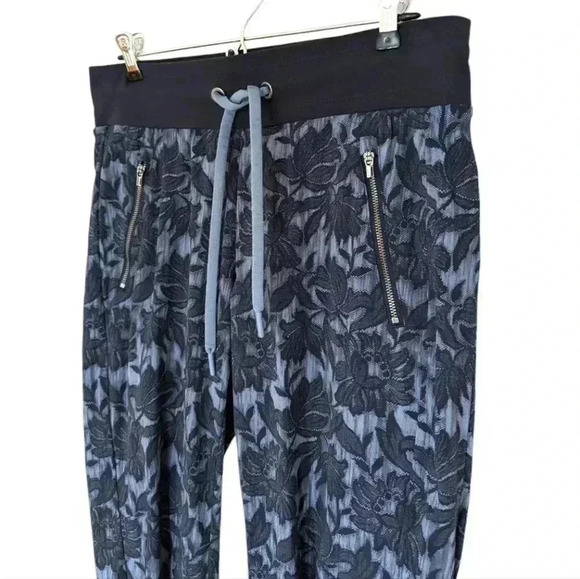 Athletes Trekkie North Joggers  Ethereal Bloom Blue High Waisted Women's size 6 - Picture 7 of 15